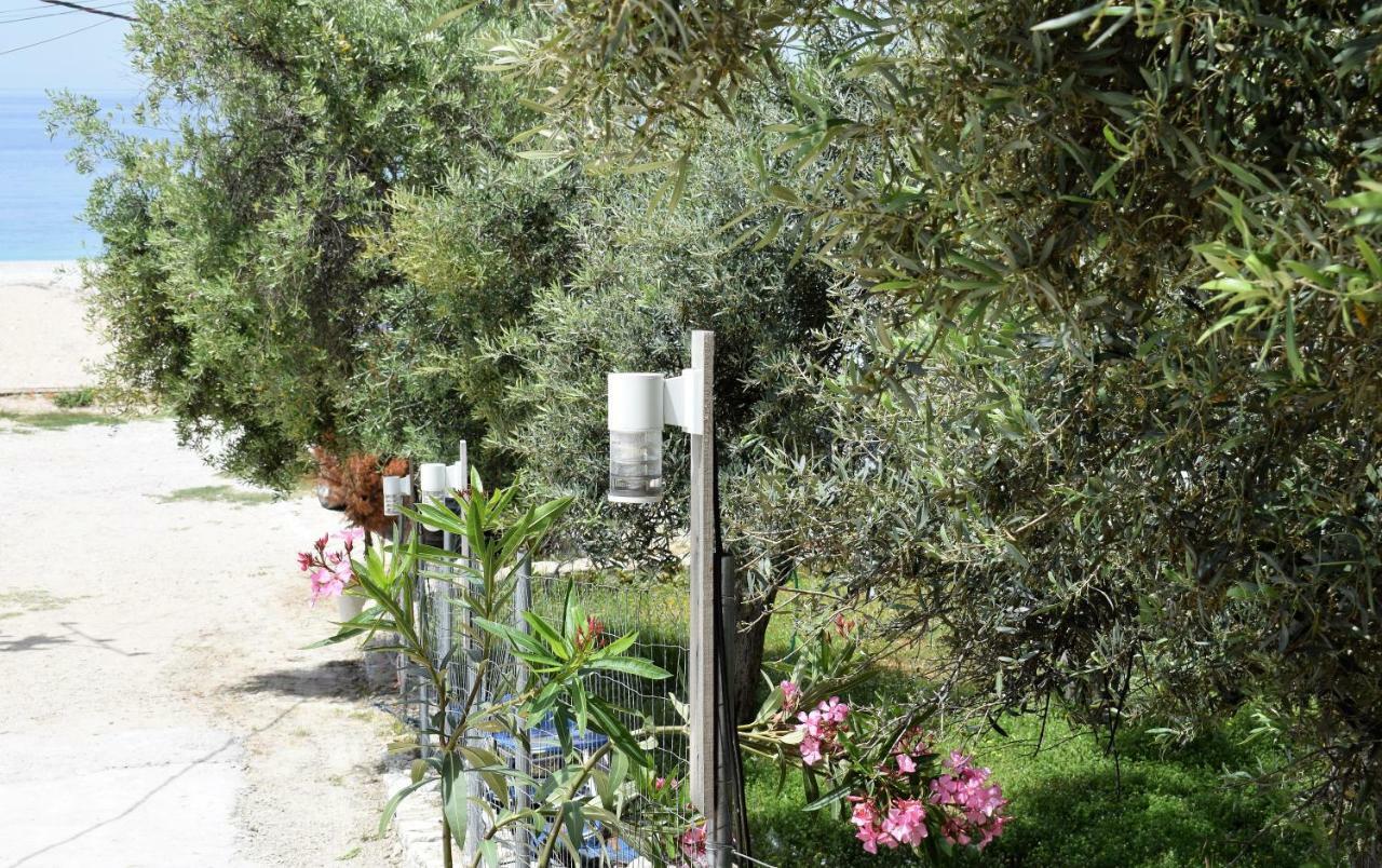 Standard Rooms By Scala Himare Exterior photo